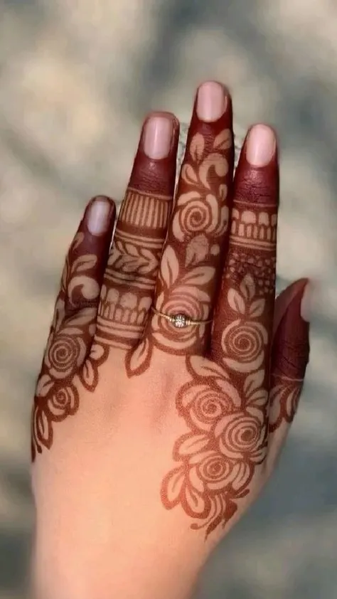 back finger mehndi design images