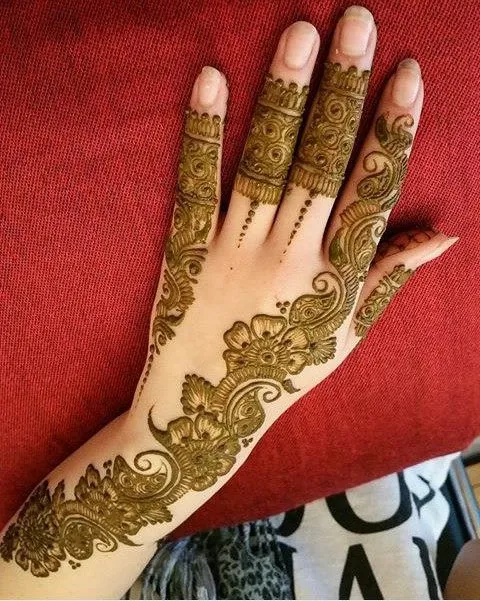 back hand mehndi design