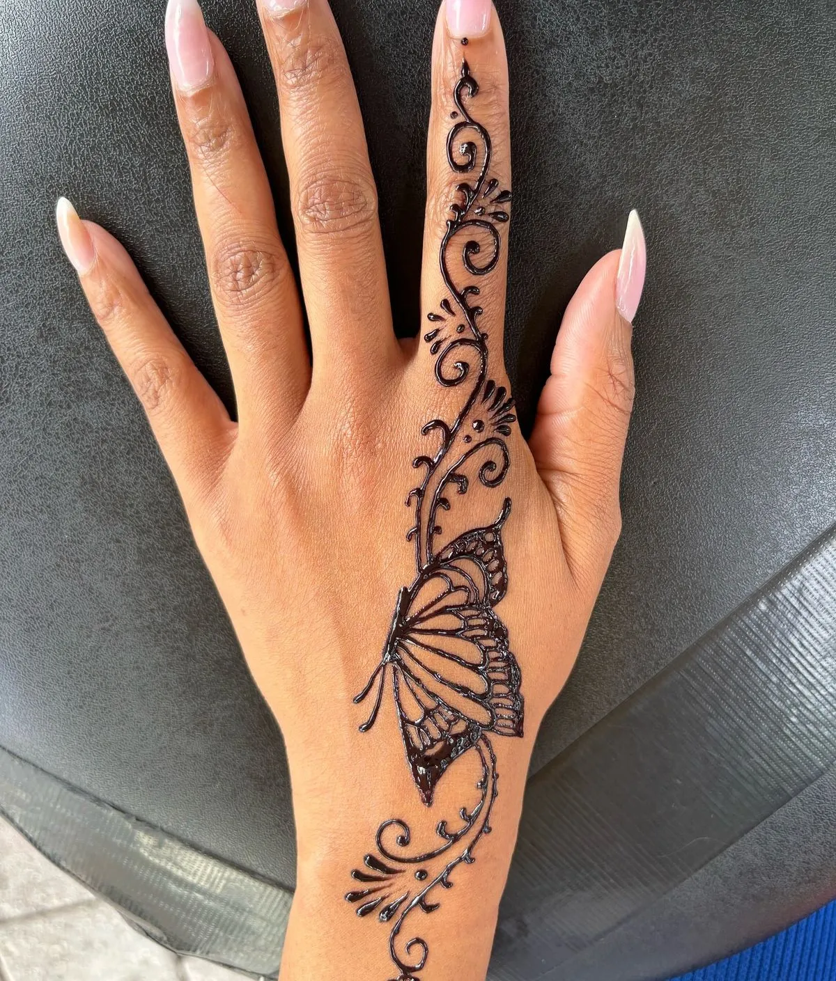 back hand mehndi designs
