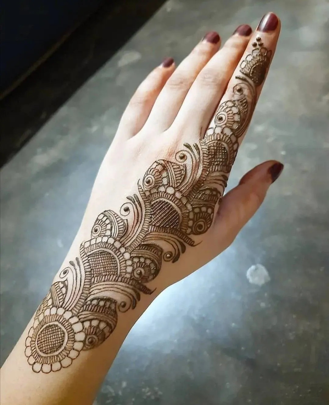 back hand mehndi designs