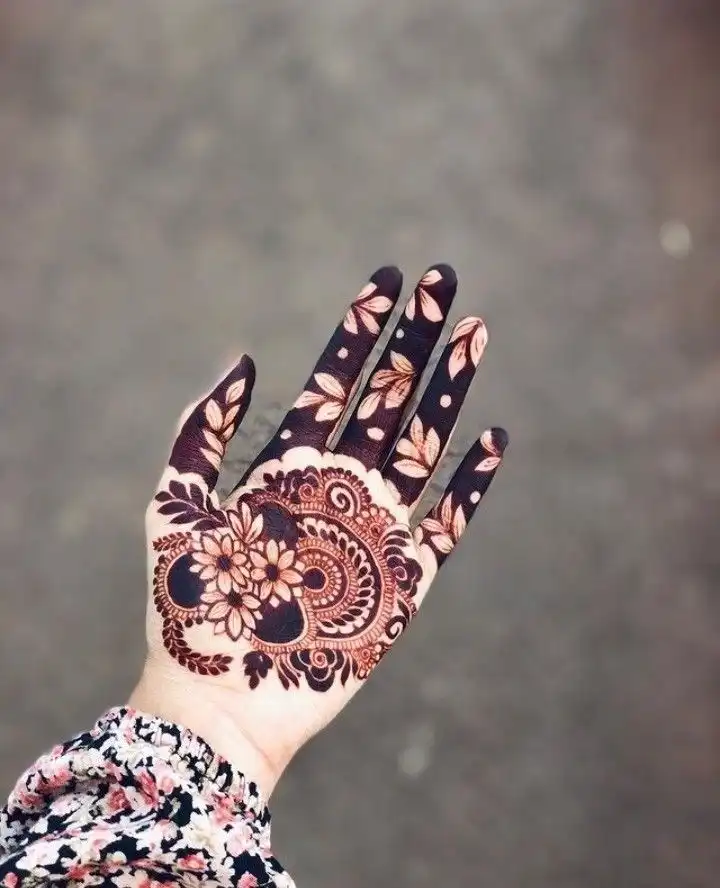 beautiful front hand mehndi design pictures