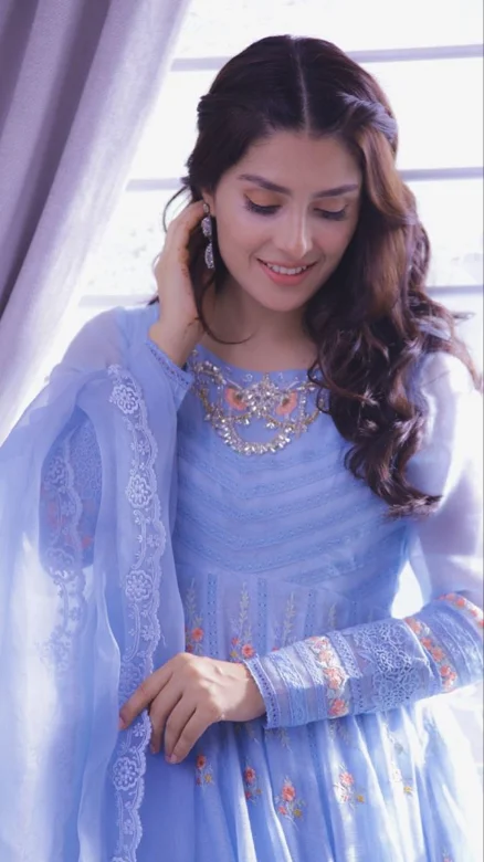 beautiful girl dp for profile picture