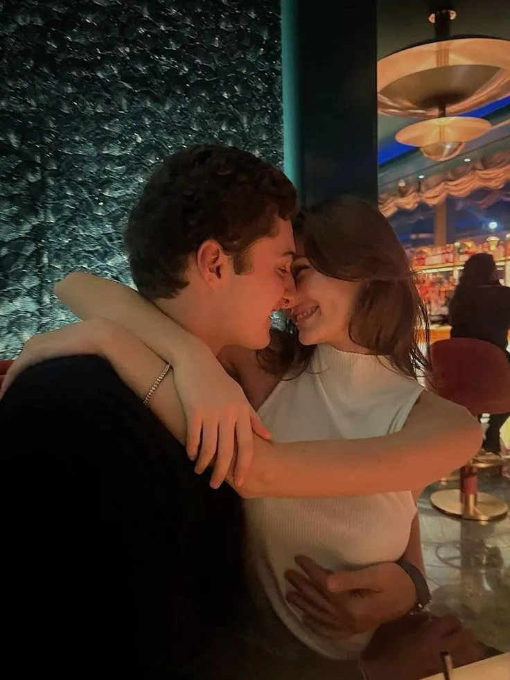 couple pics romantic