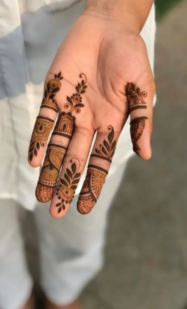 Easy And Simple Finger Mehndi Design Photo
