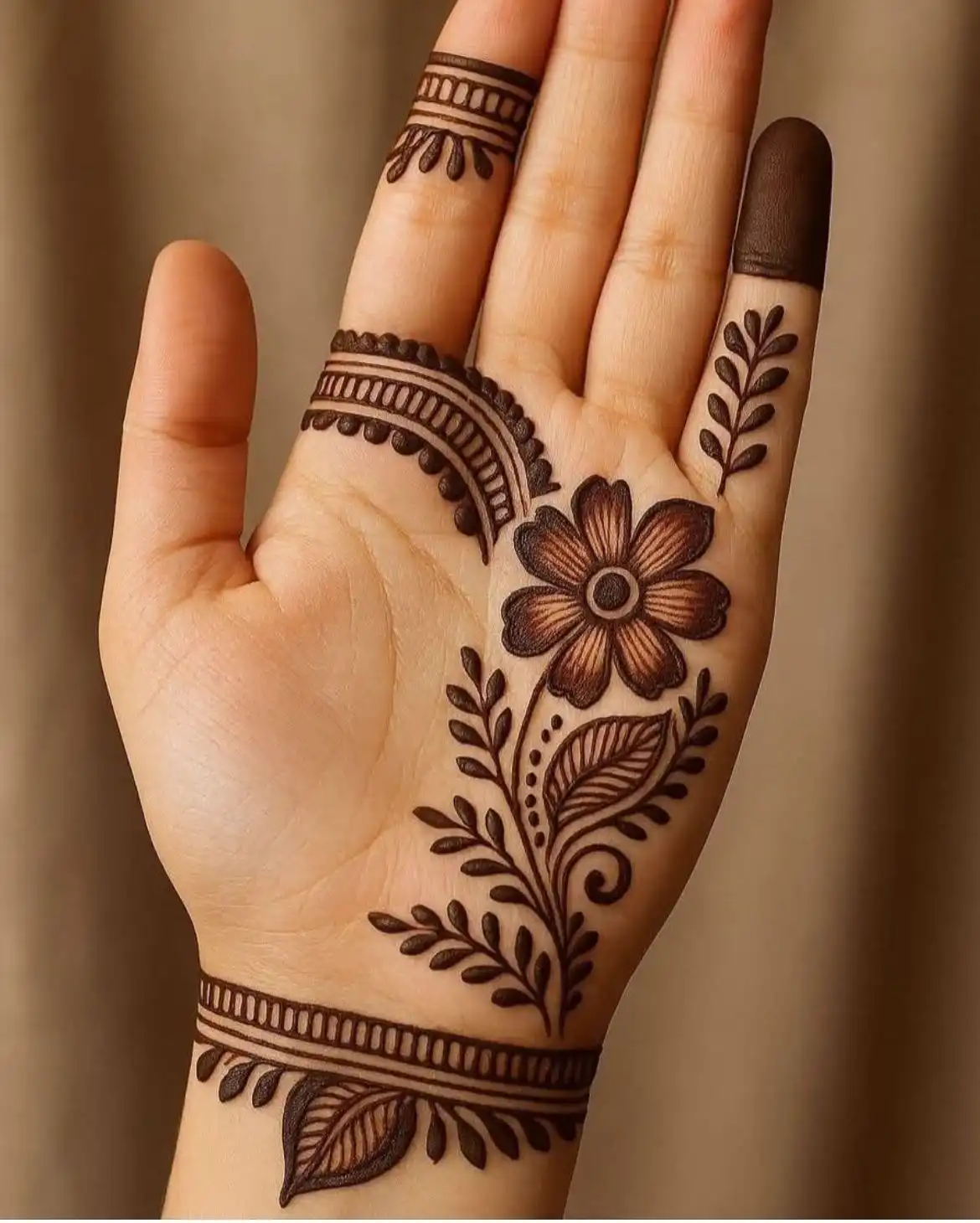 easy front hand simple mehndi design image