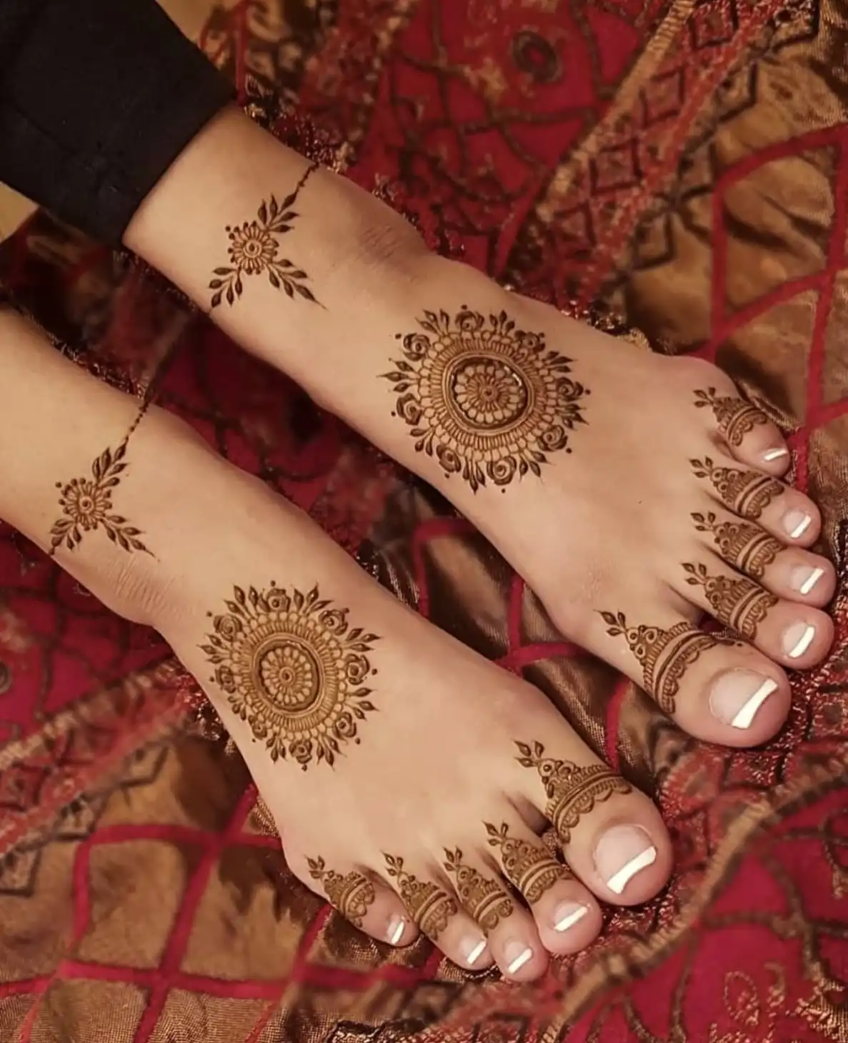 easy leg mehndi design pictures