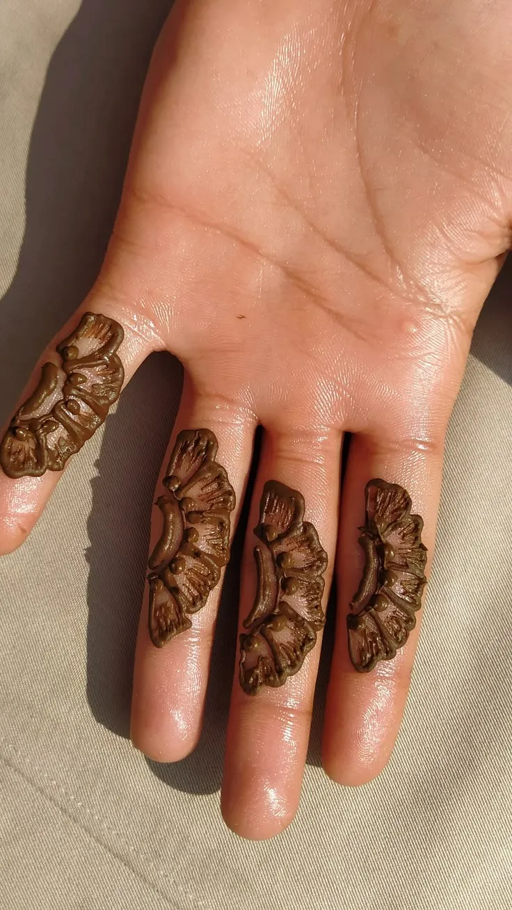 easy simple finger mehndi design