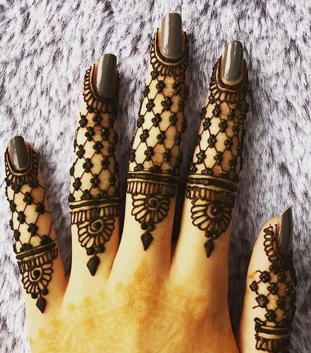 finger mehndi design photos