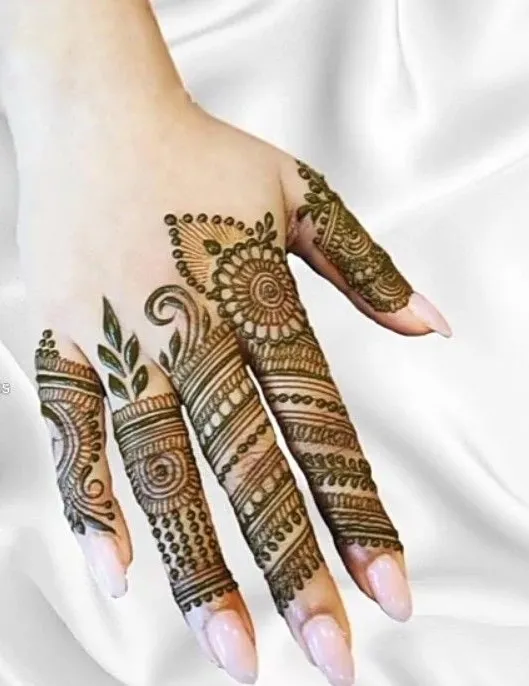 finger mehndi design photos