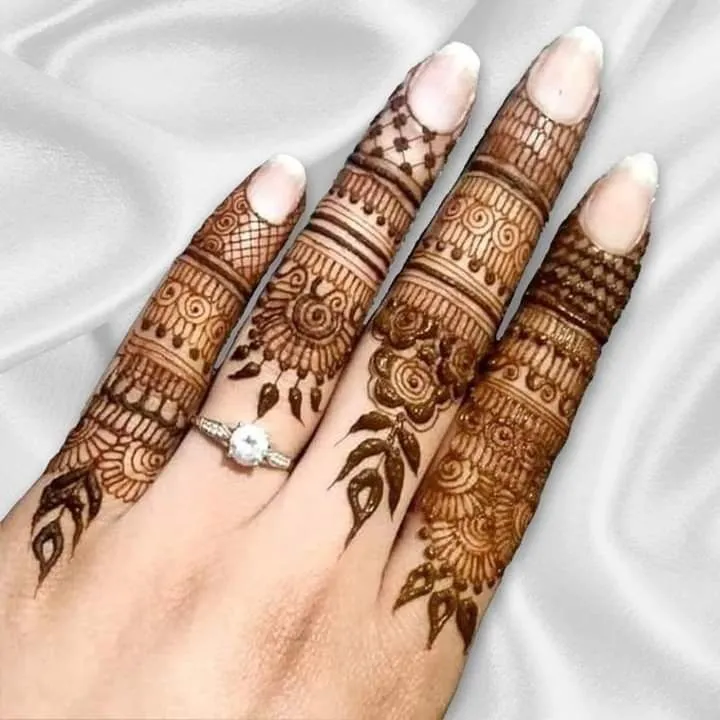 finger mehndi design photos