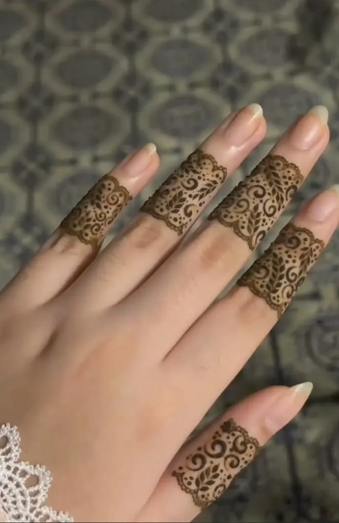 finger mehndi design pics