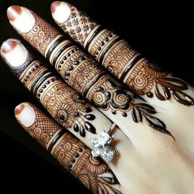 finger mehndi design pics
