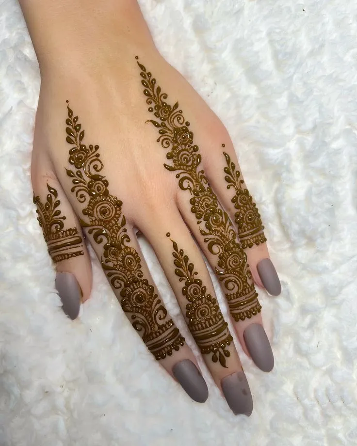 finger mehndi design pics