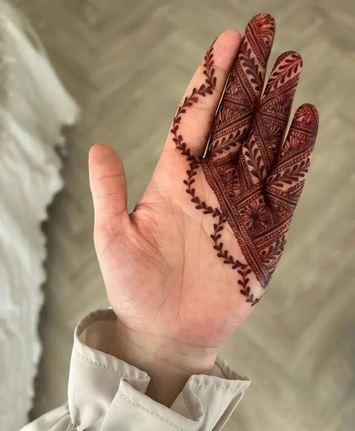front finger mehndi design picture