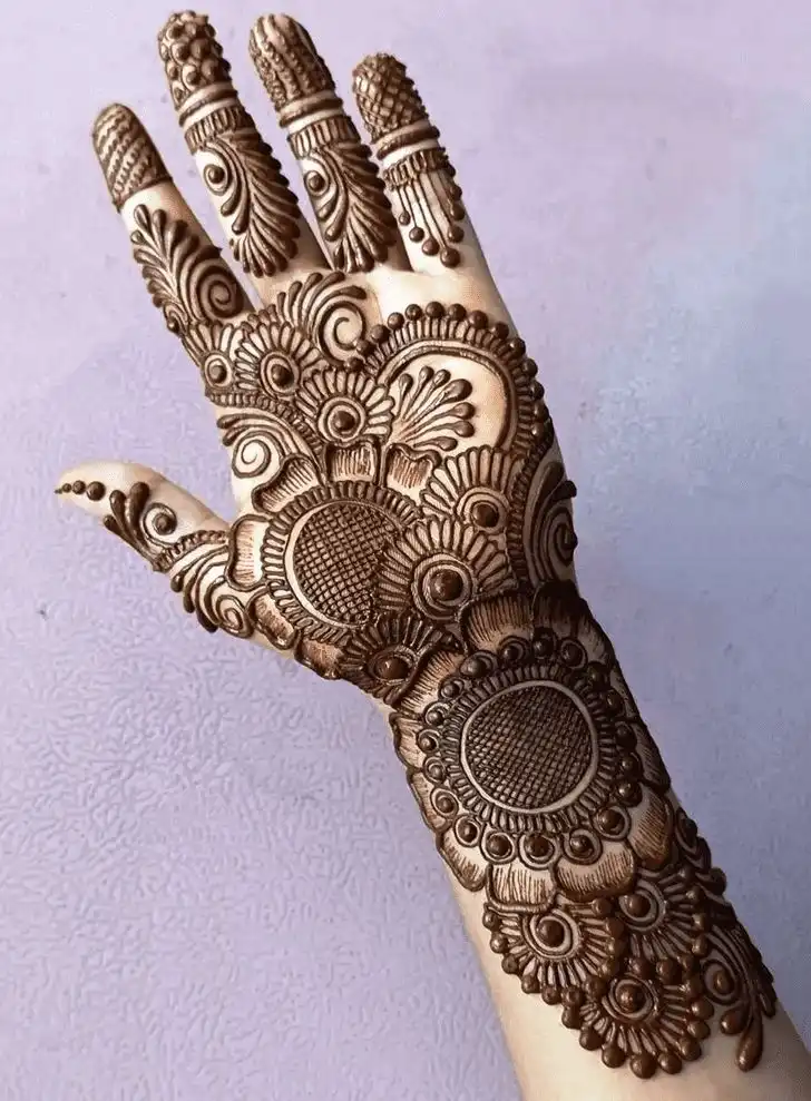 front hand mehndi design