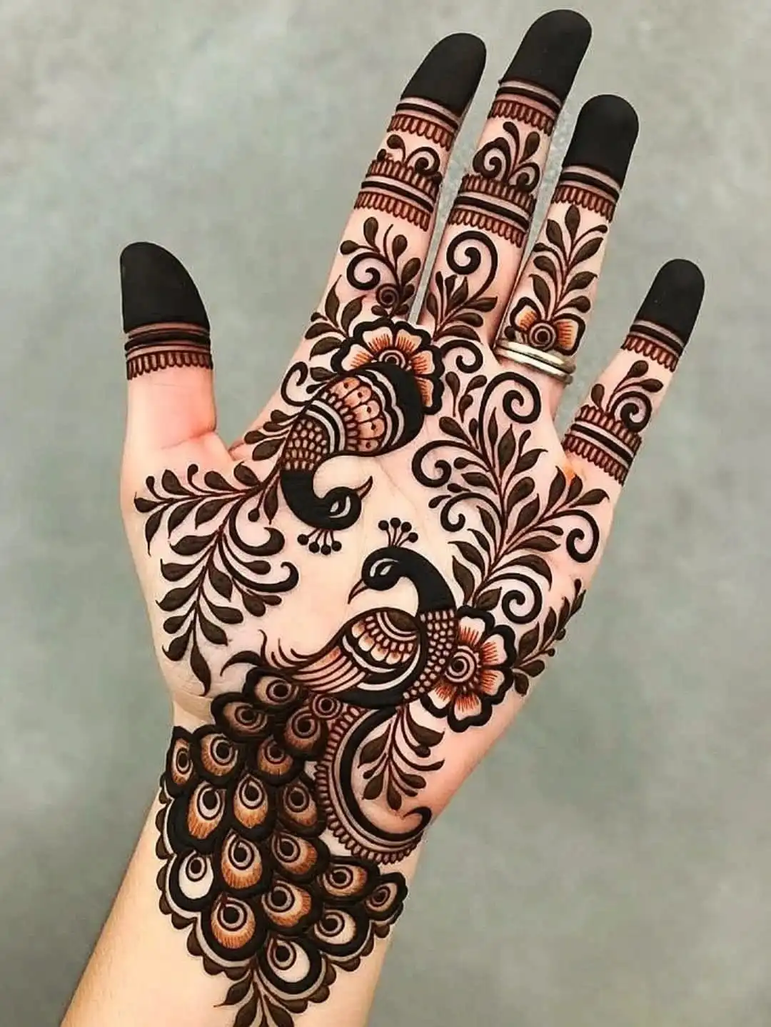 front hand mehndi design pic