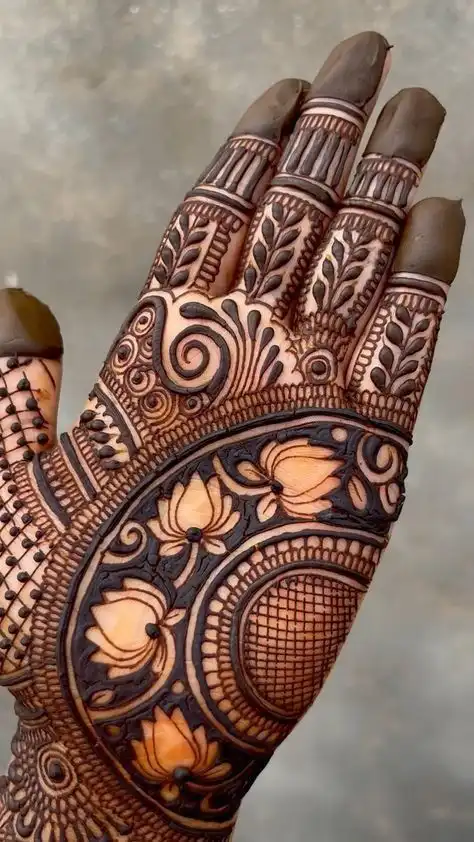 front hand mehndi photo