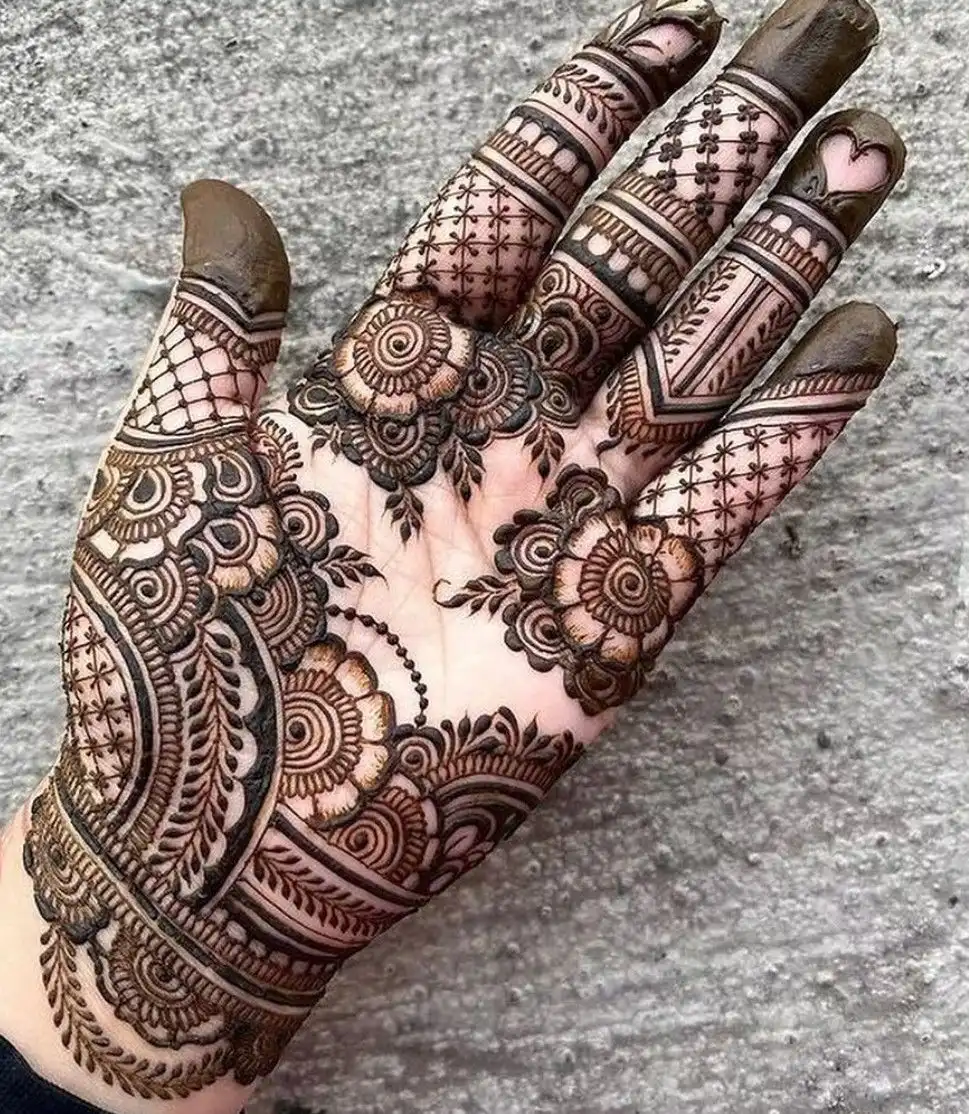 front hand mehndi pics