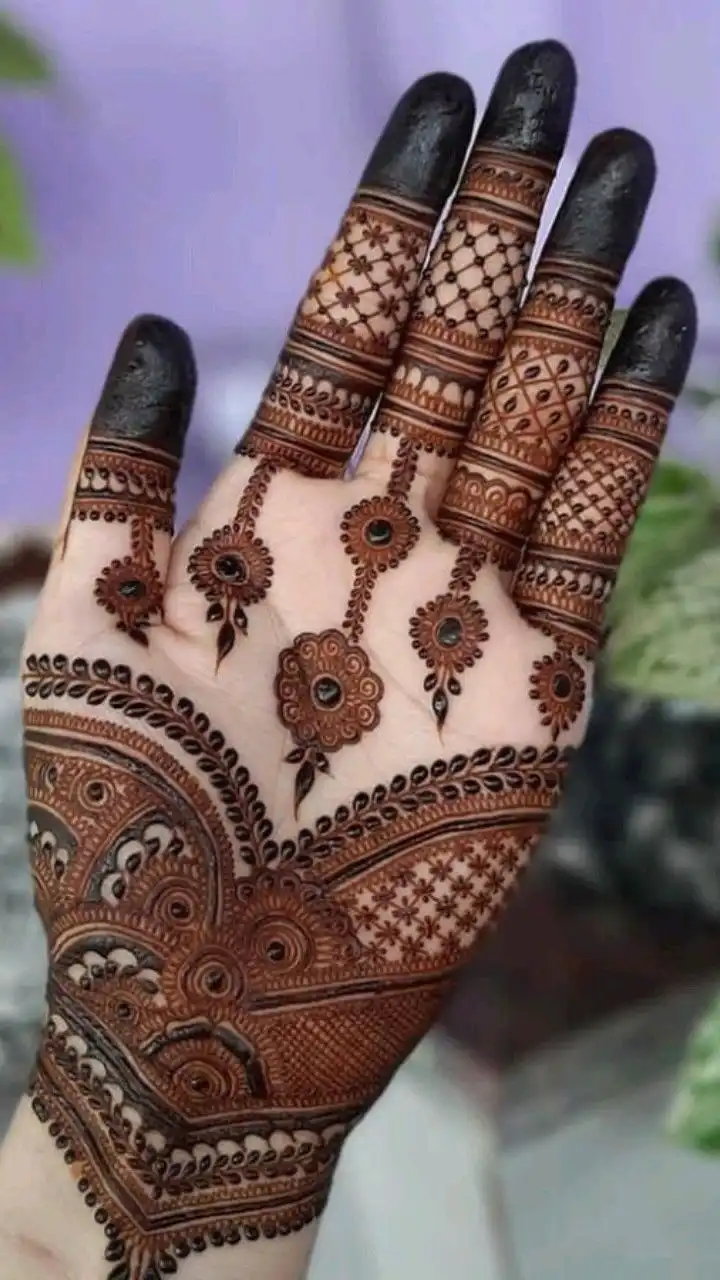front left hand mehndi design image