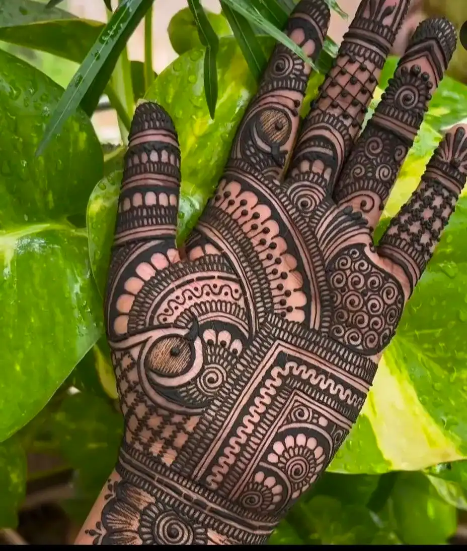 front left hand mehndi design picture