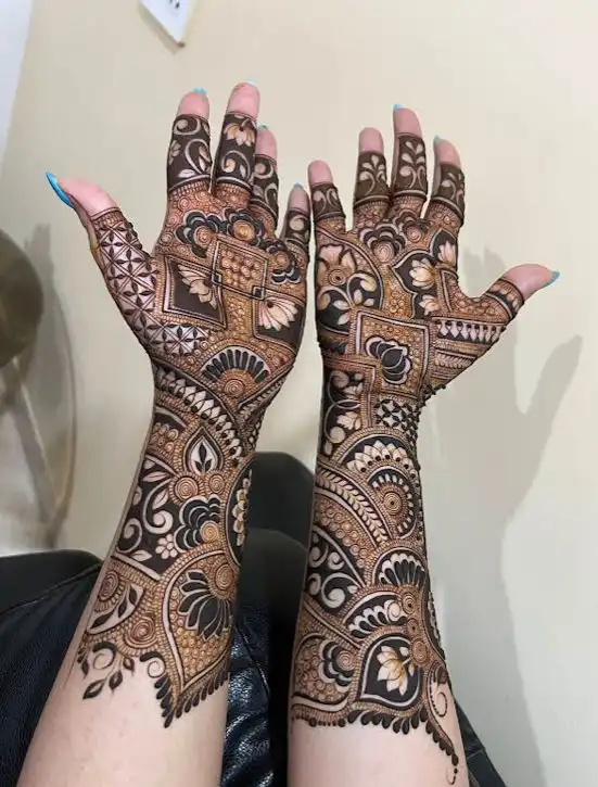 full hand mehndi design pic