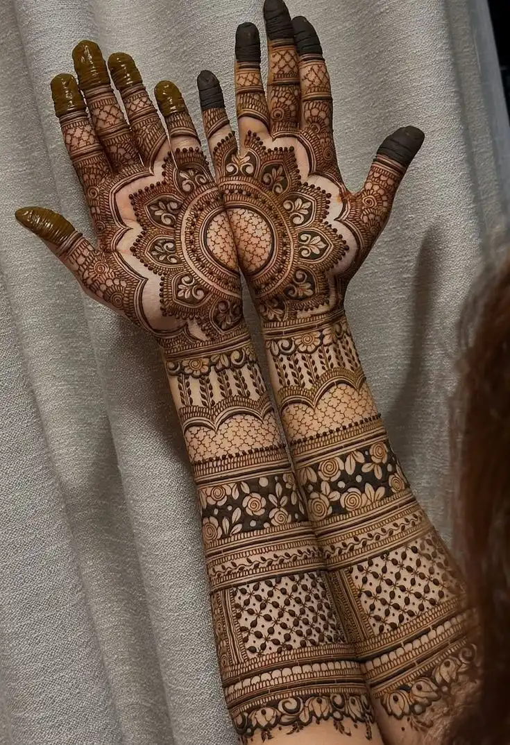 full hand mehndi image