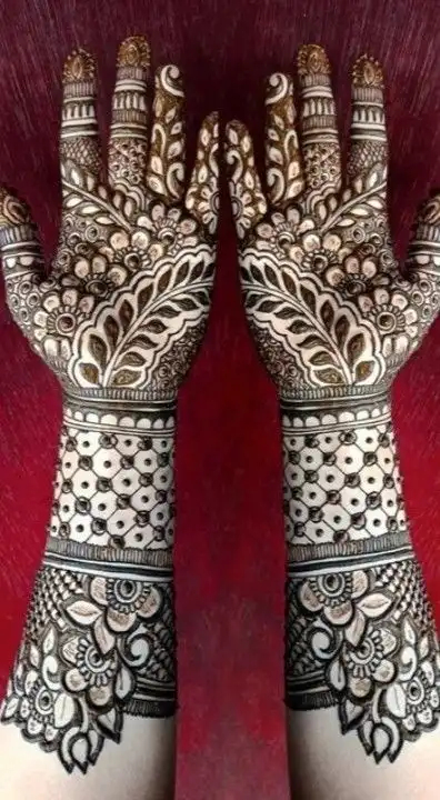 full hand mehndi photo