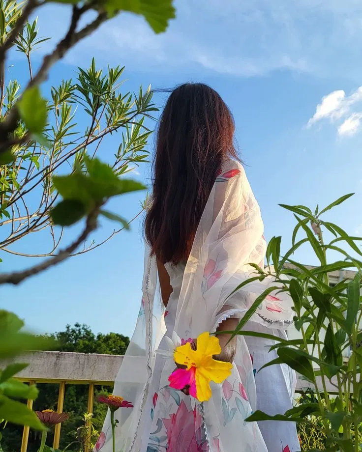 hidden face girl photos