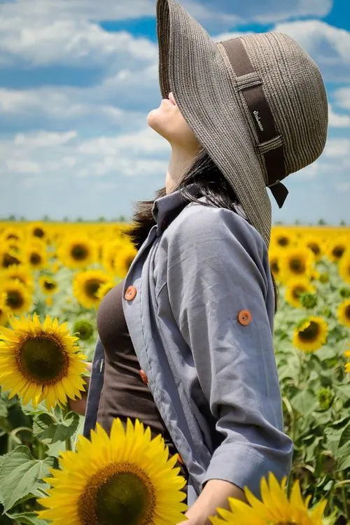 hidden face girl photos