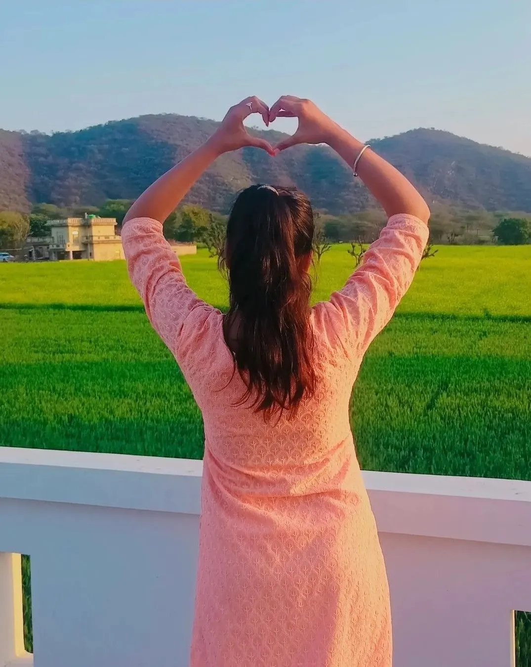 hidden face girl pic download