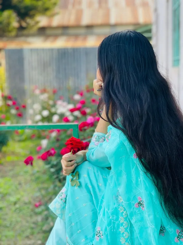 hidden face girls dp