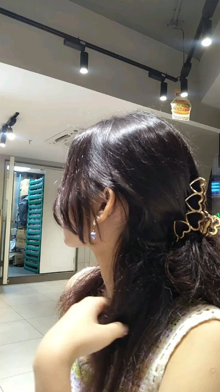 Hidden Face Dp For Girls