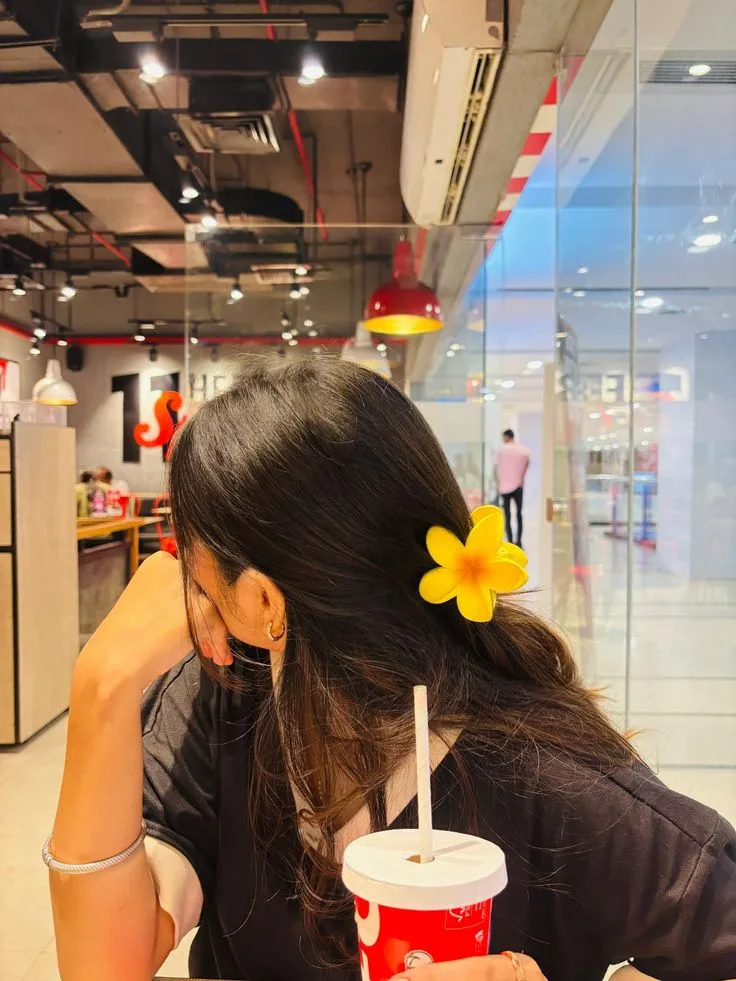 Hidden Face Profile Pictures For Girls