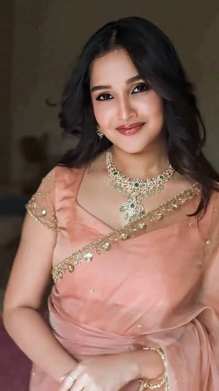 Indian Girl Profile Pic