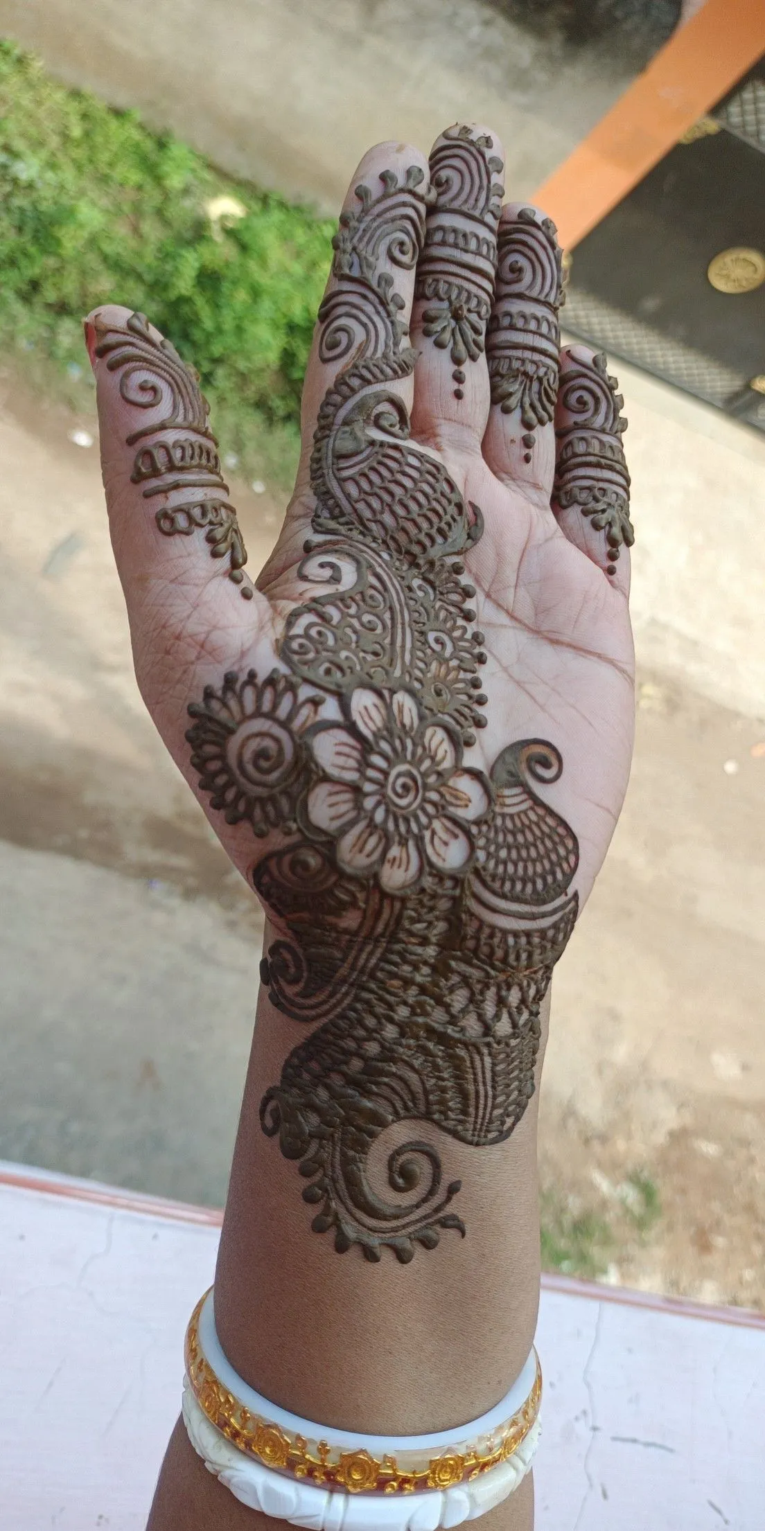 Left Front Hand Mehndi Designs Photo