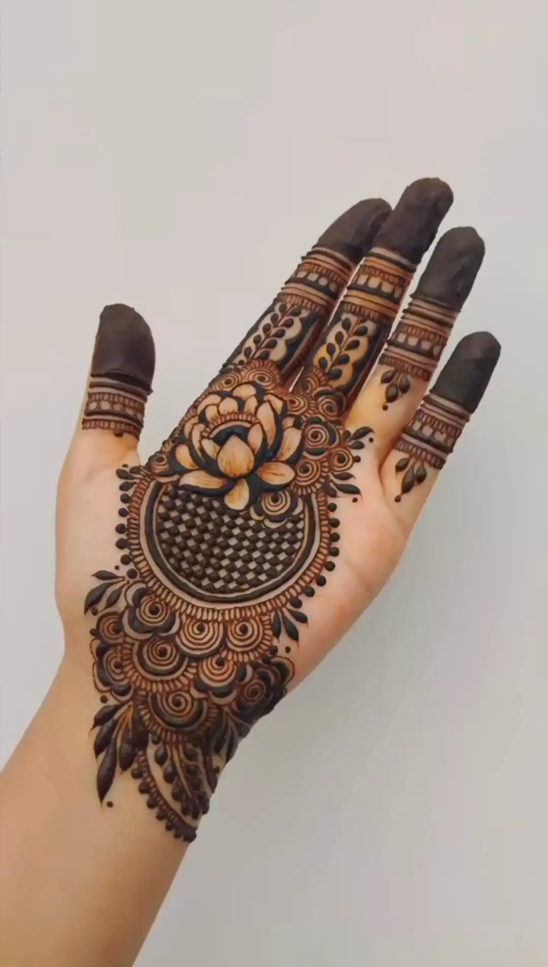 left front hand mehndi designs picture