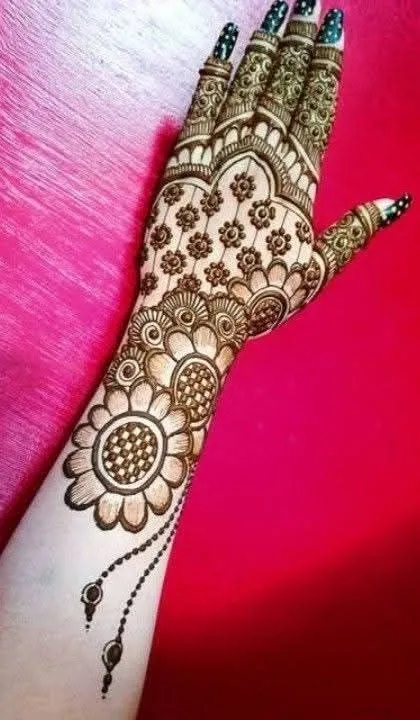 Left Hand Back Mehndi Design Pic