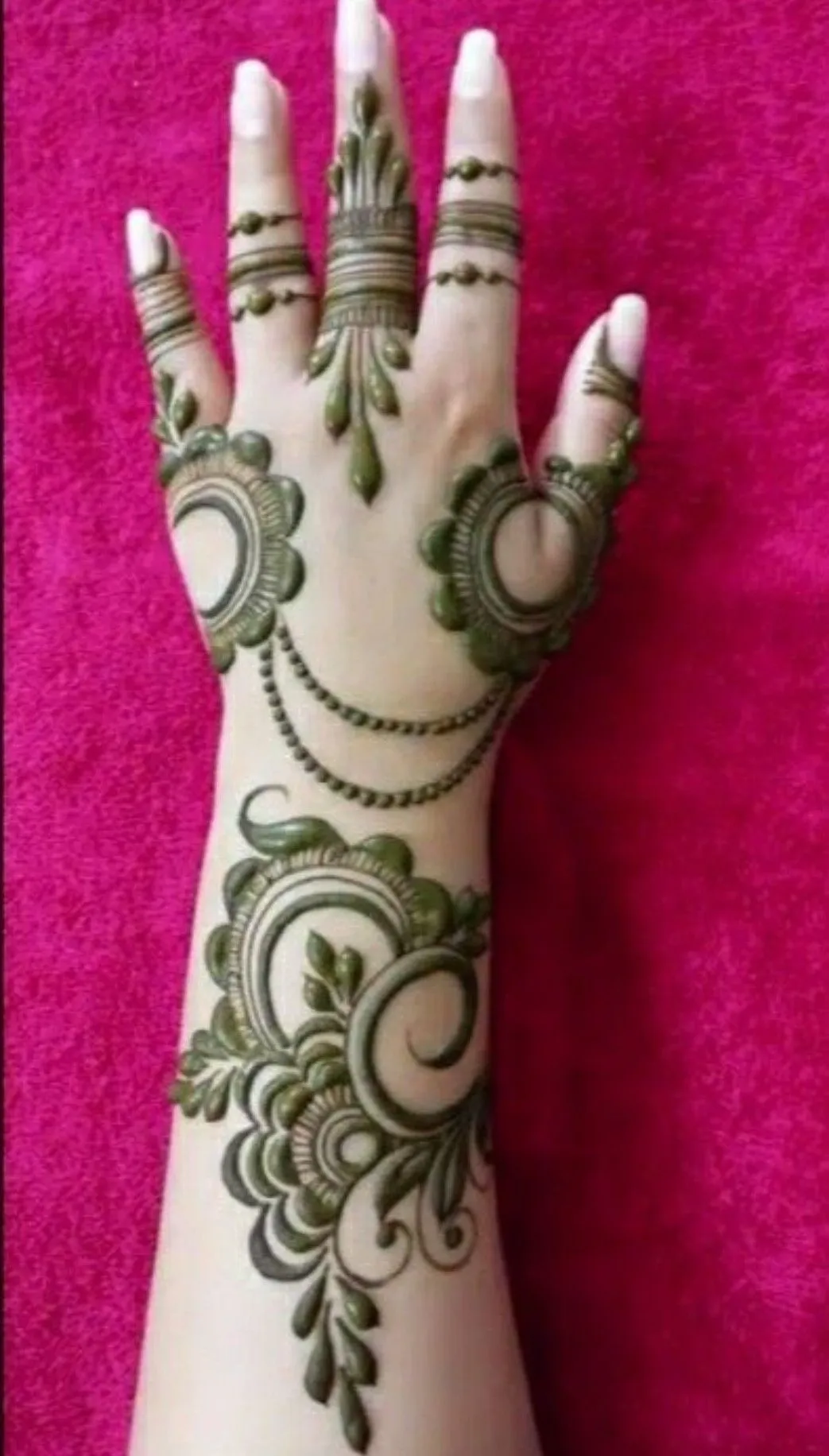 Left Hand Back Side Mehndi Design Pictures