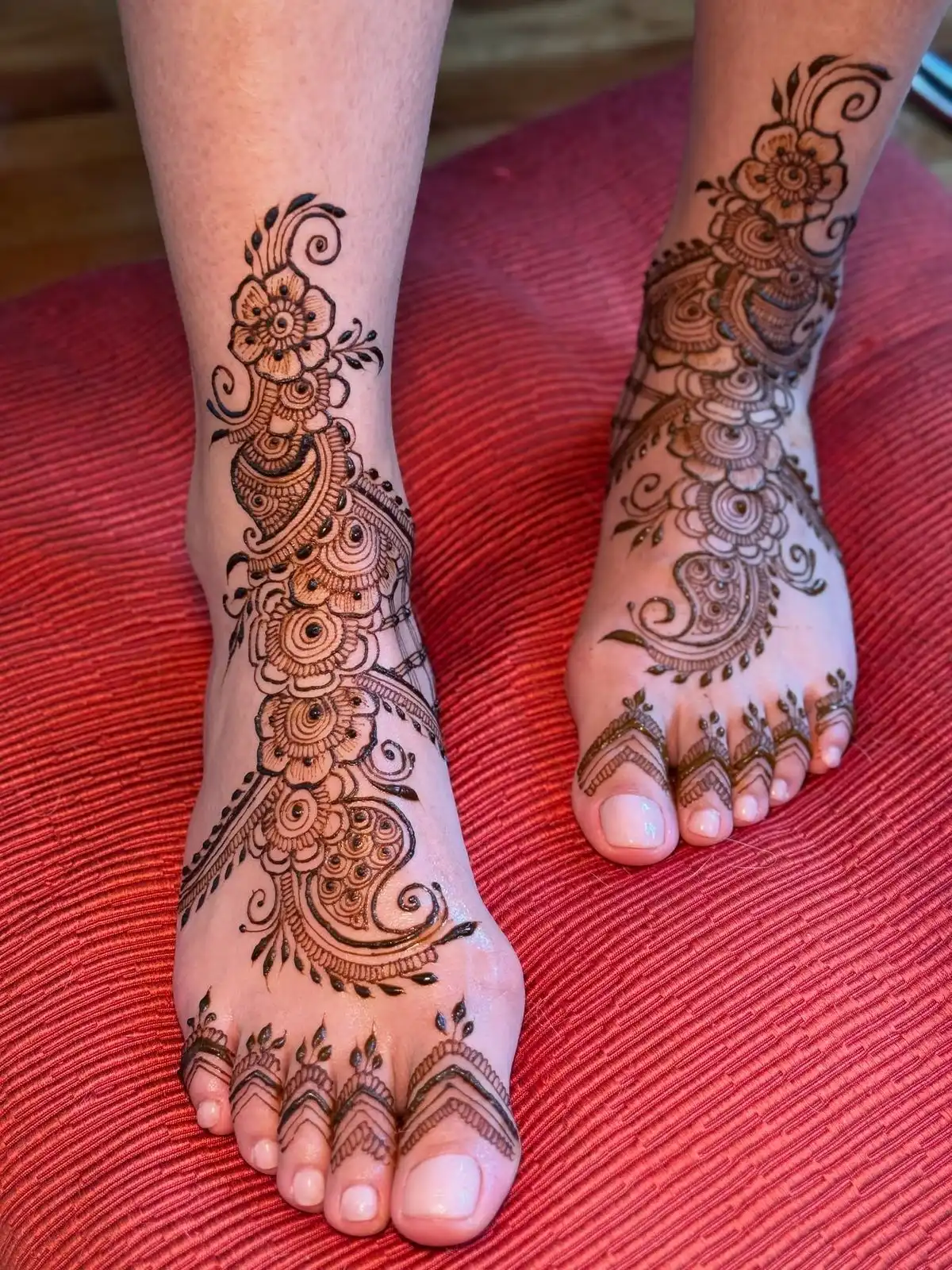 leg mehndi design pictures