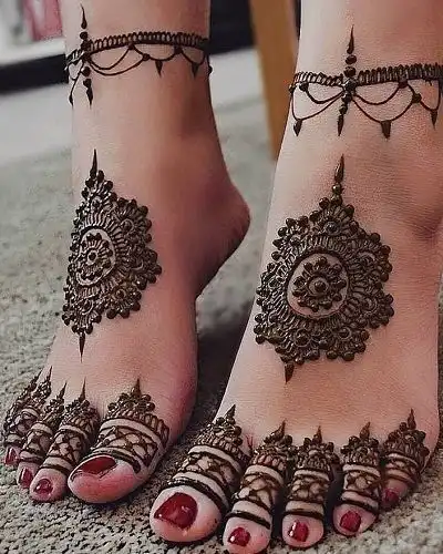 leg mehndi image