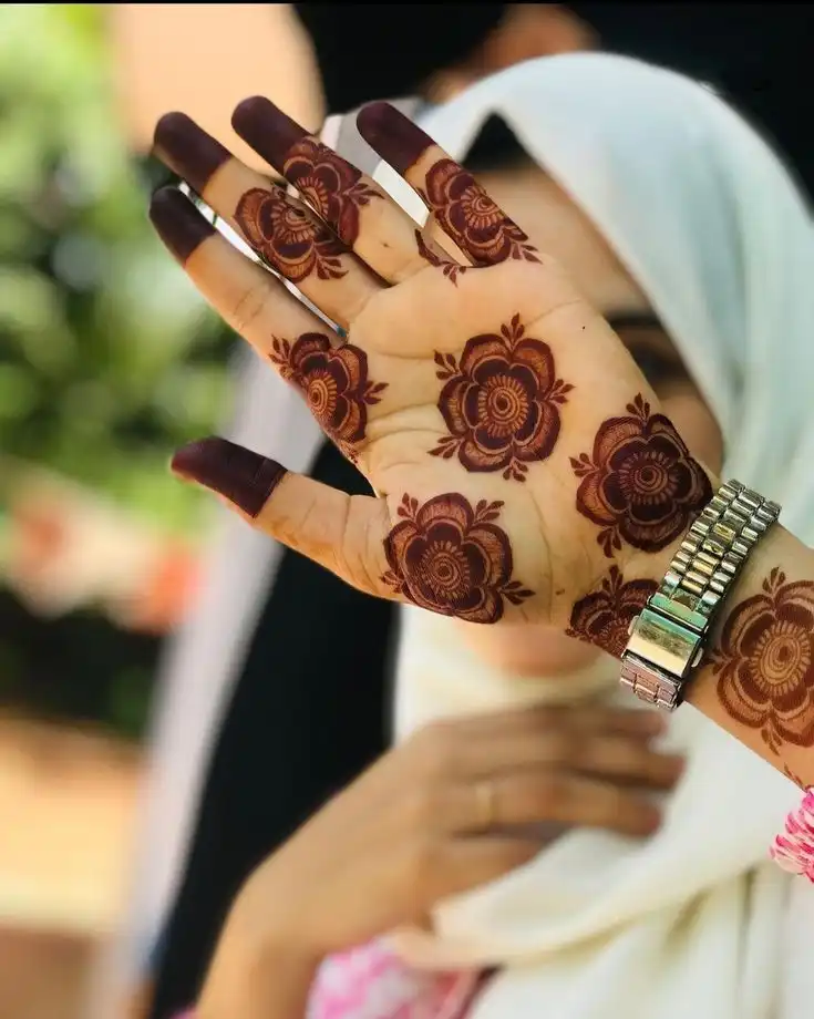 modern front hand mehndi design photo