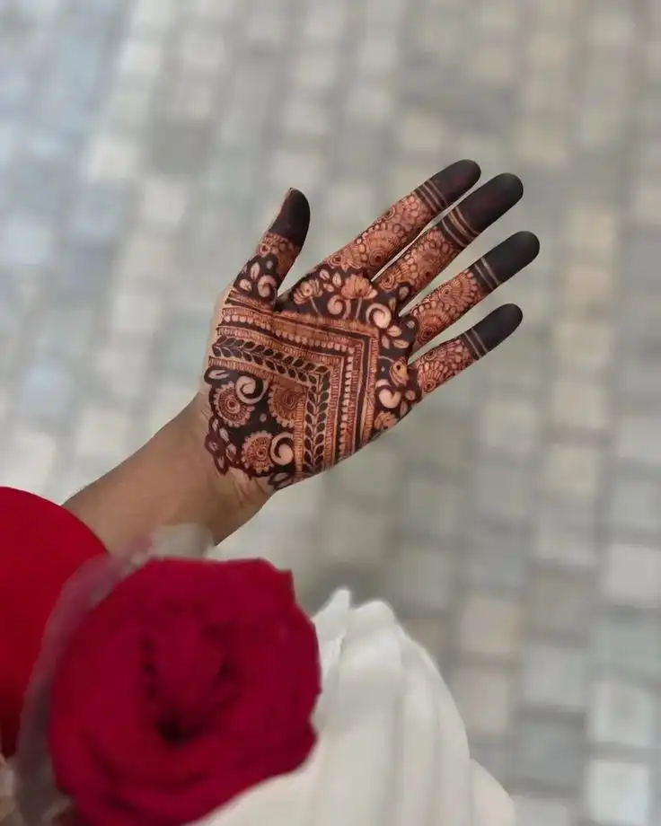 modern front hand mehndi design pic