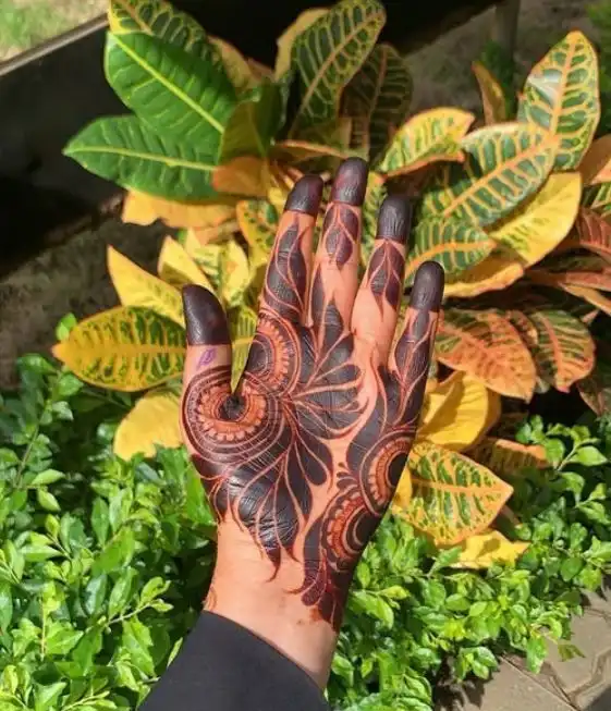 modern front hand mehndi designs pictures