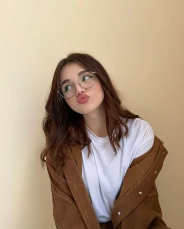 normal girl photo