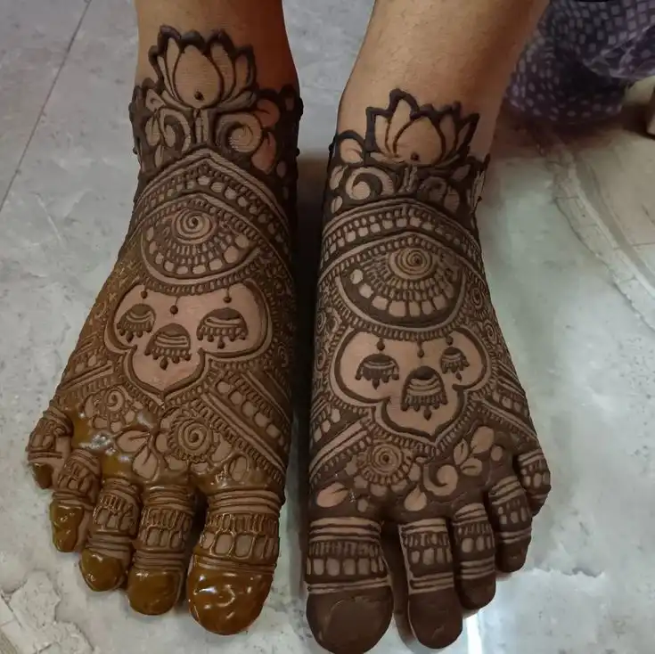 pair mehndi design pictures