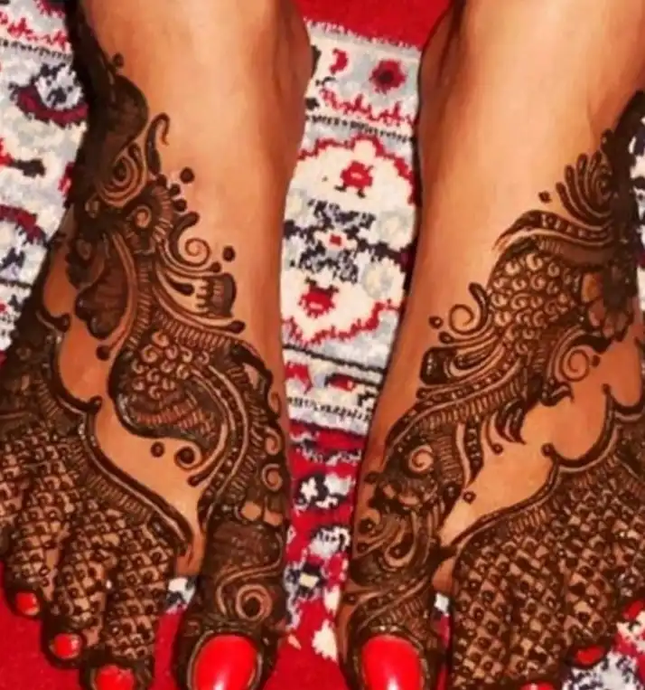 per mehndi design pic
