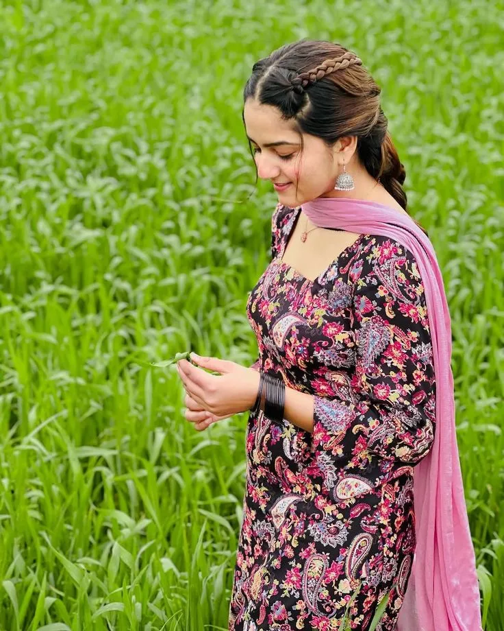 punjabi girl pic for dp