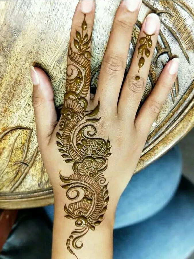 right hand back side mehndi design