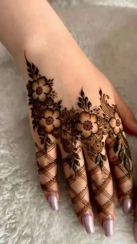 Royal Finger Mehndi Design Dp
