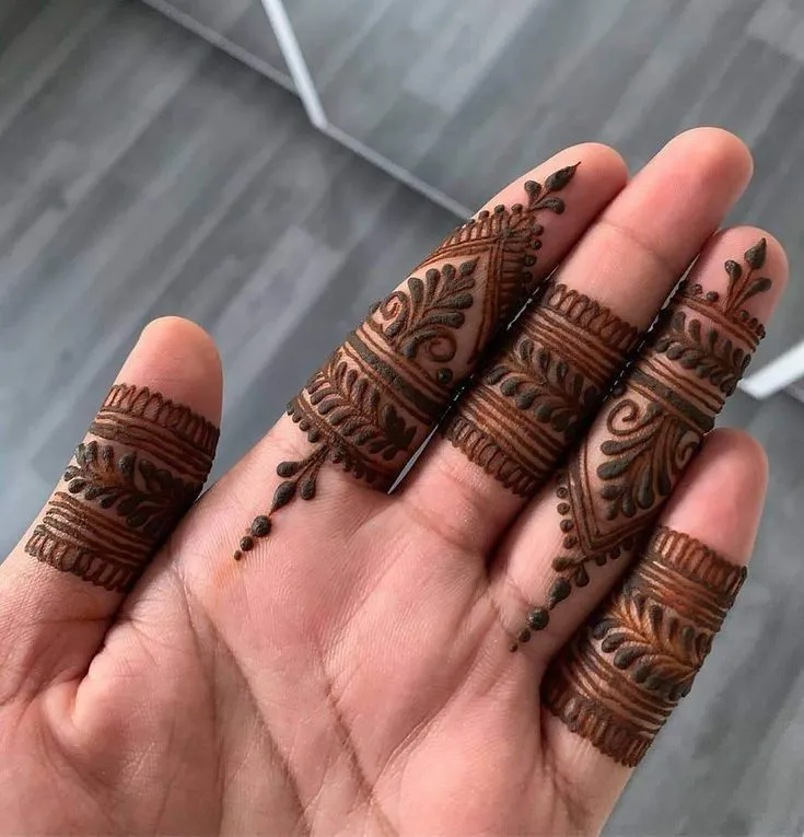 royal finger mehndi design photo